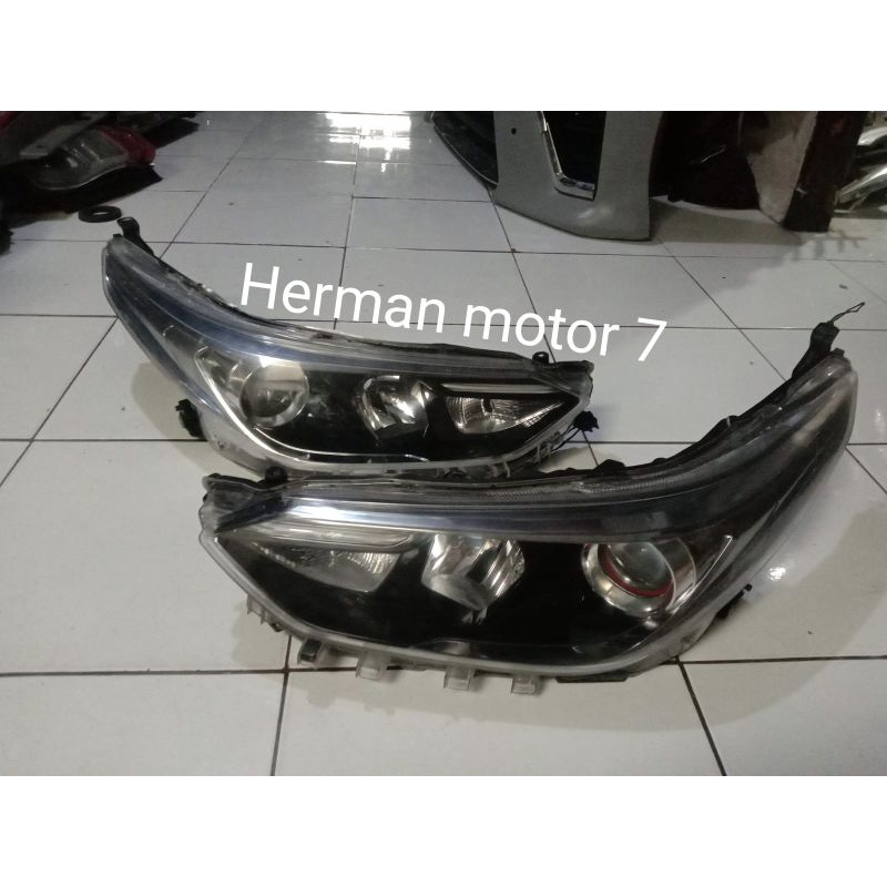 lampu depan toyota yaris 2019 2020 oryginal