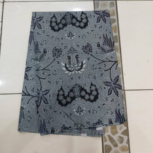 Kain batik solo motif Wahyu tumurun abu