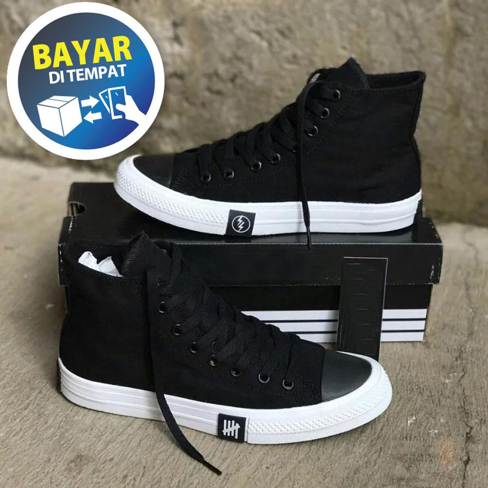 sepatu converse boots