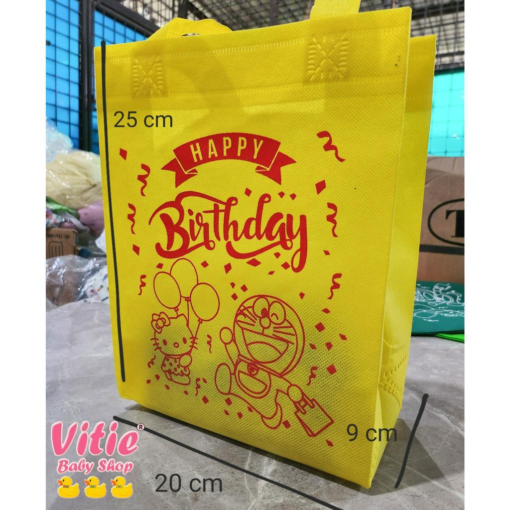 

Goodie bag isi 20 pcs (1kodi) (UK.20X25X9) /Tas Kain / Tas Ulang tahun anak / tas ultah / tas souvenir / tas spunbound / tas birthday bag