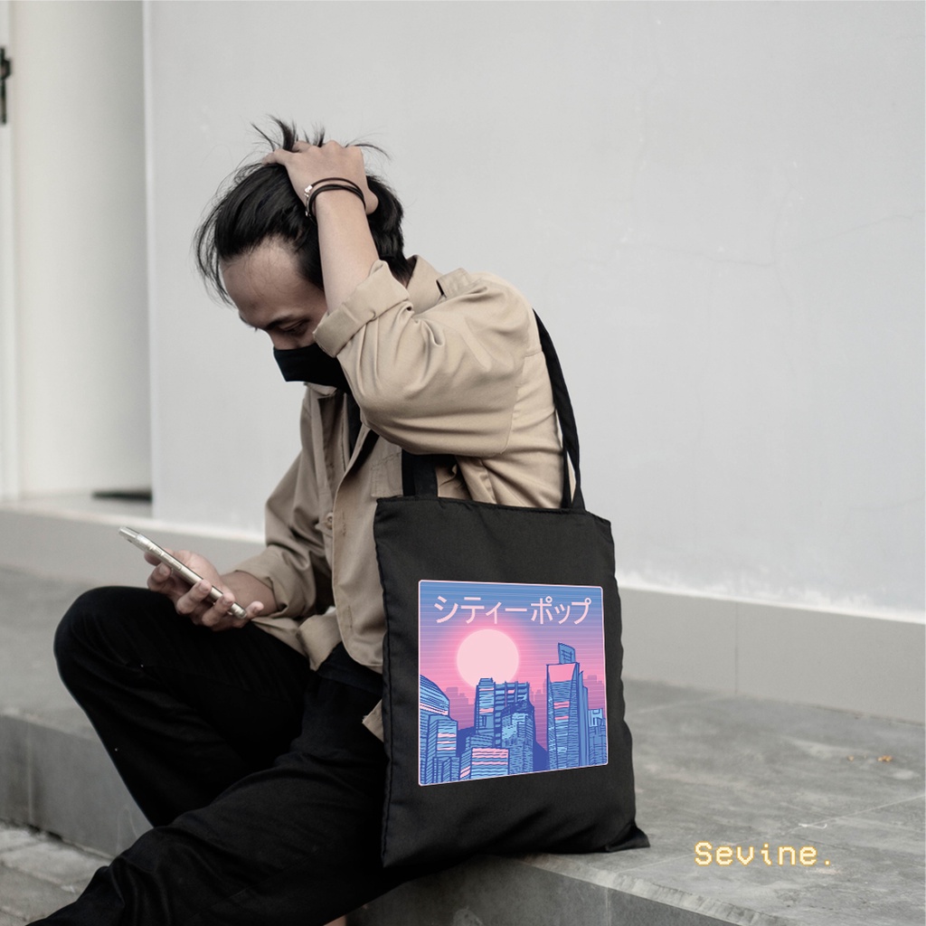 Sevine Totebag Fashion Tas Tote Bag Hitam Resleting Pria Wanita Laptop Kuliah Retro Vaporwave - HVW9