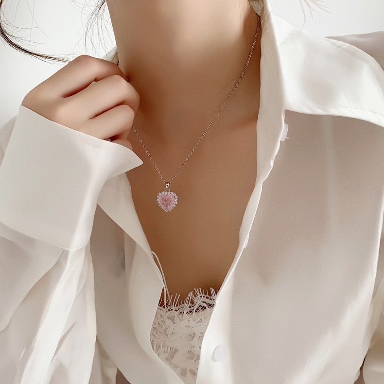 Kalung Rantai Liontin Hati Hias Kristal Zircon Imitasi Bahan Alloy Warna Pink Untuk Wanita