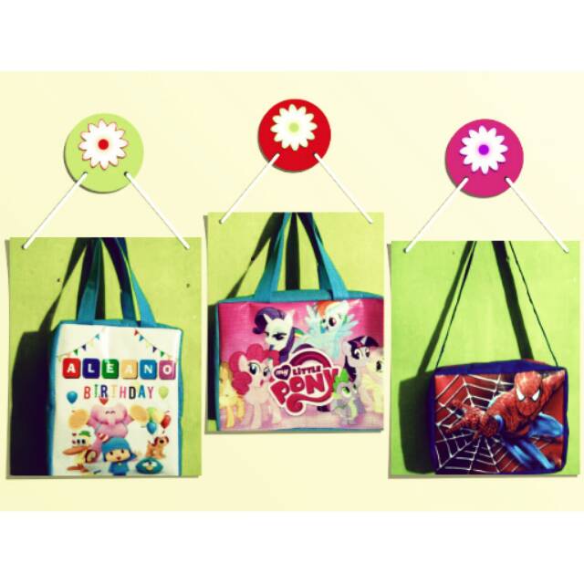 

Tas souvenir ulang tahun