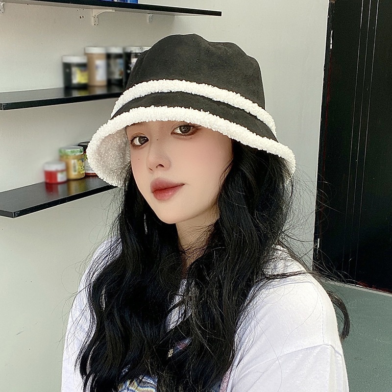 Topi Bucket Bahan Suede Wol Domba Tebal Hangat Dua Sisi Gaya Jepang Untuk Wanita