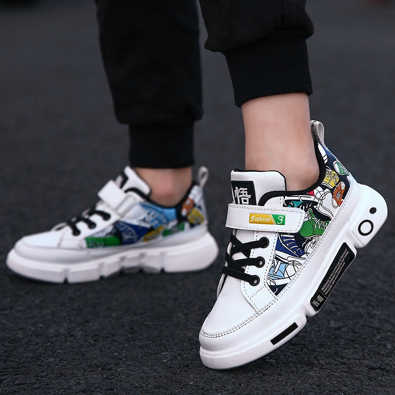 Sepatu Sneakers Warna Hitam Putih Motif Kartun Aneka Ukuran untuk Anak laki laki