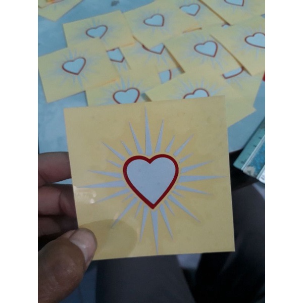 

stiker psht, sticker logo hati bersinar, cutting bahan refletif ukuran 7,5×7,5 cm