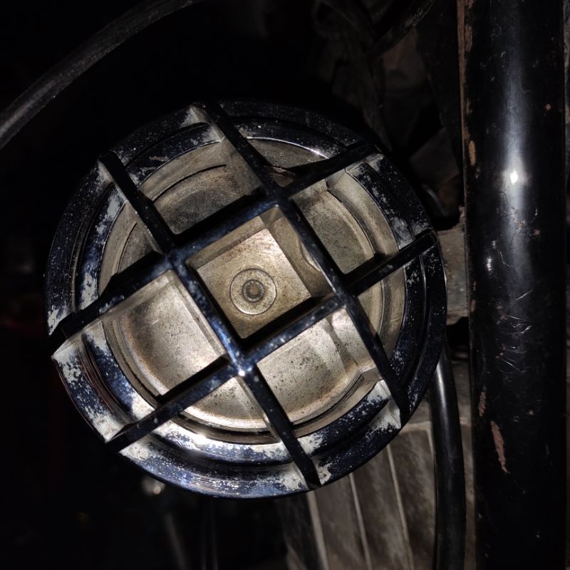 sepasang klakson Suzuki trs TRS original murah