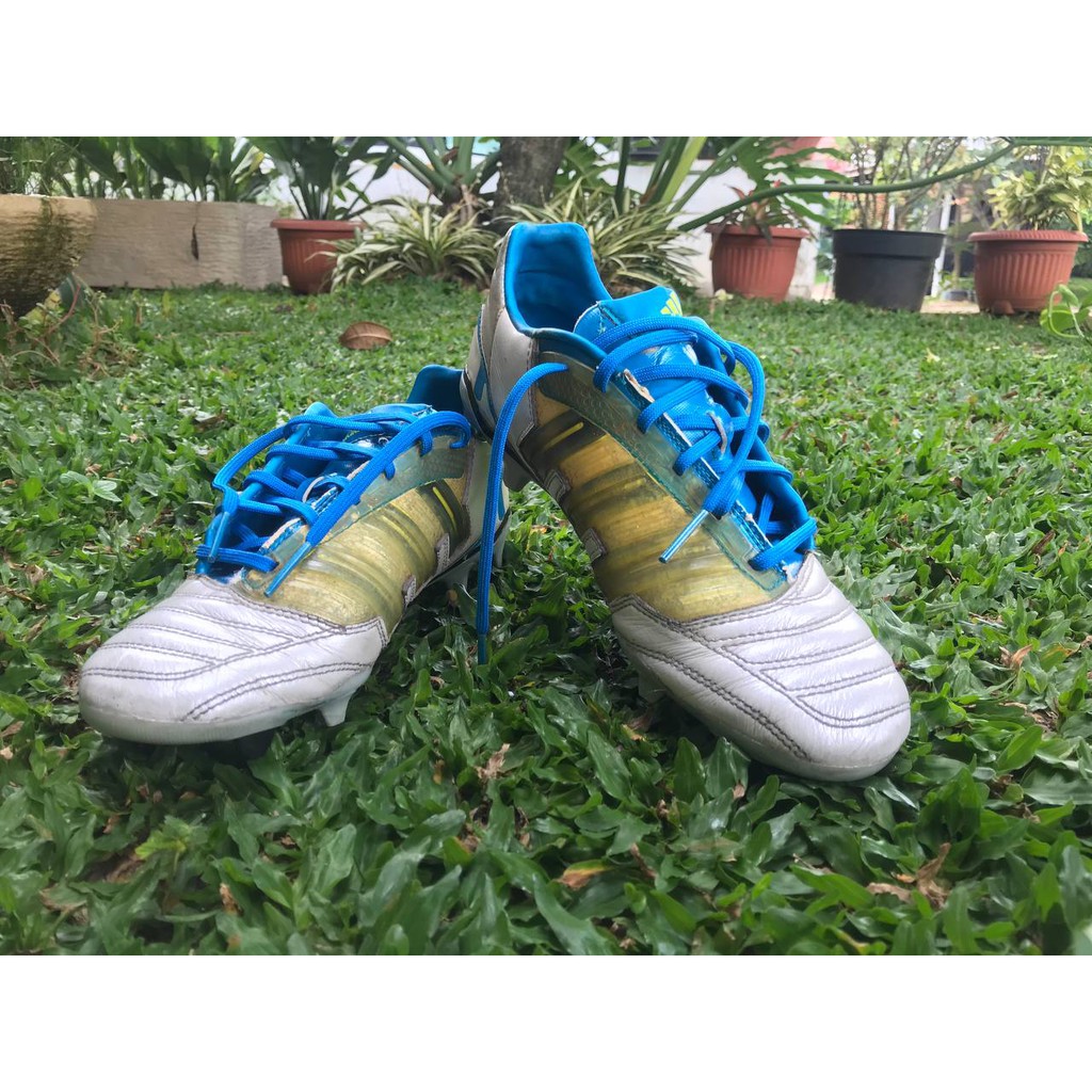 Adidas Predator Absolion White Blue 42 atau 26,5 cm
