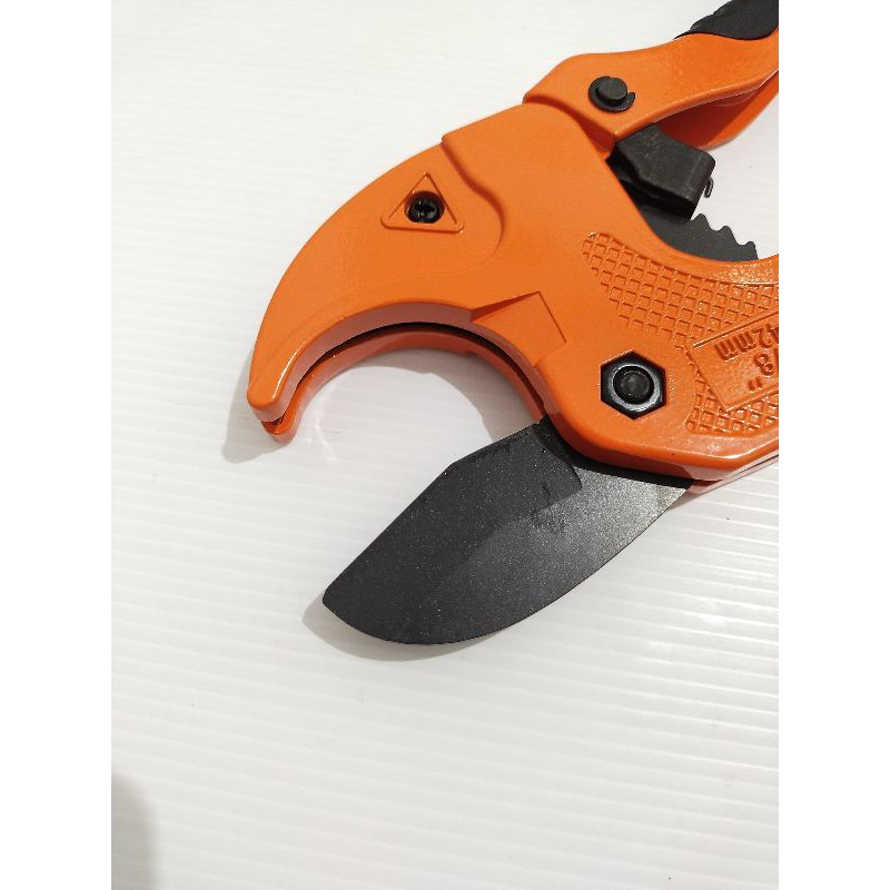 STAMVICK-CAMEL GUNTING PIPA PVC 42MM / PIPE CUTTER TANG PEMOTONG PIPA PARALON PVC 42MM
