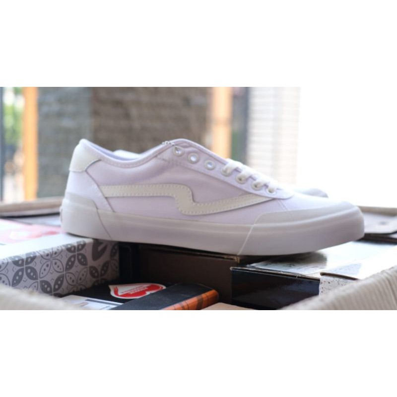 PATROBAS IVAN TRIPLE WHITE LOW ORIGINAL