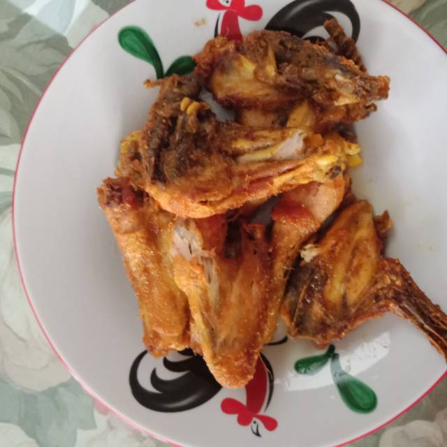 

Ayam goreng bumbu kuning