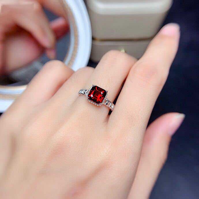 Cincin Kristal Ruby Bahan Titanium Steel S925 Untuk Pria Dan Wanita