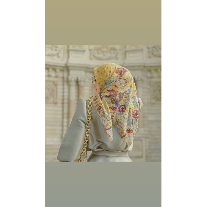 BUTTONSCARVES THE ROYALE SERIES YELLOW