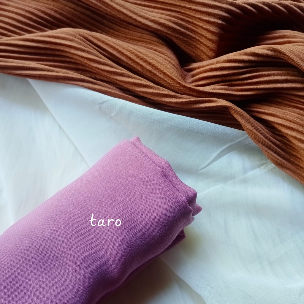 BELLA SQUARE JAHIT TEPI //HIJAB// JILBAB KHIMAR KERUDUNG BERGO SEGIEMPAT-TARO