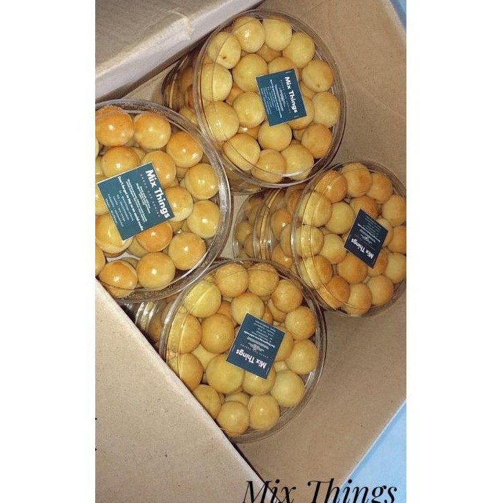 

PAKET HEMAT NASTAR ISI SELAI NANAS ENAK 6 TOPLES