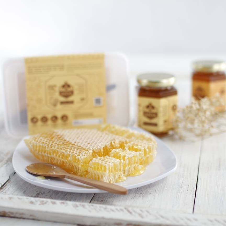 

SALVA Honey - Sarang Madu 250 gram - Madu Murni - Madu Asli - Madu Hutan - Madu Organik