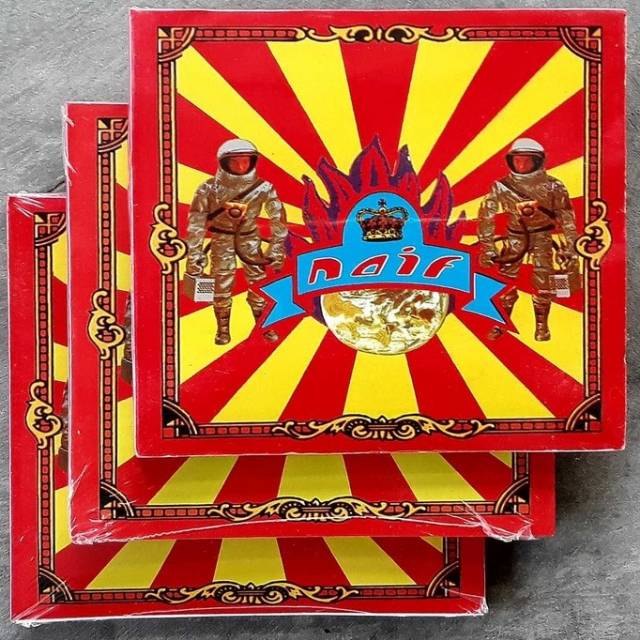 CD Naif - s/t (mobil balap)