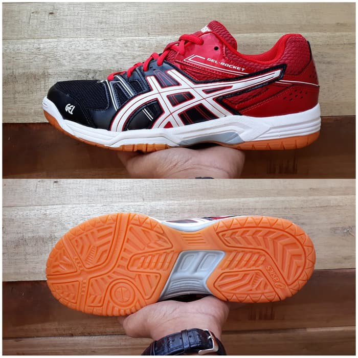 Sepatu badminton asics