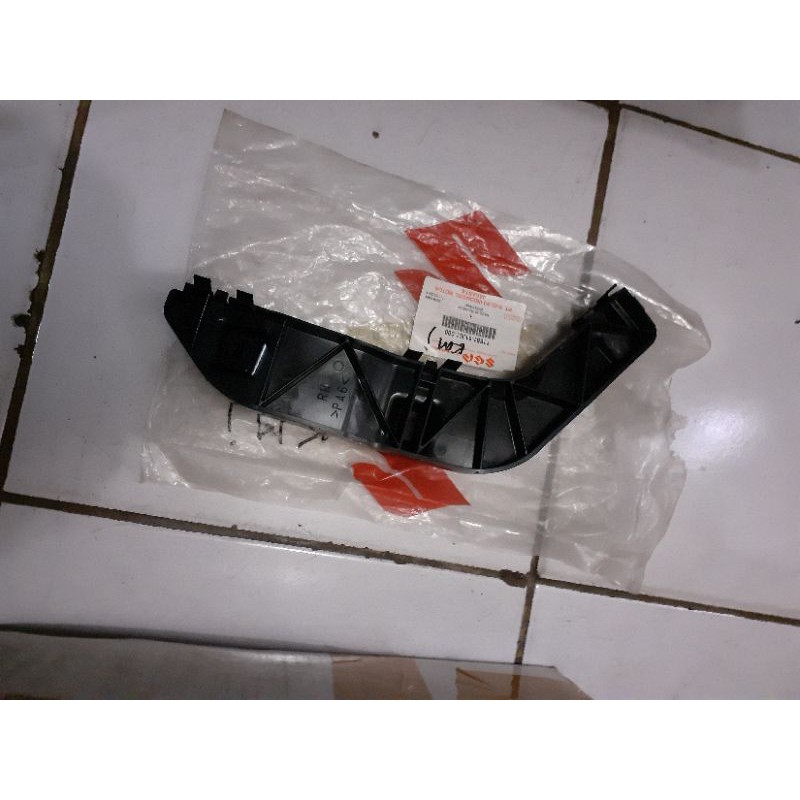 breket bemper belakang suzuki apv