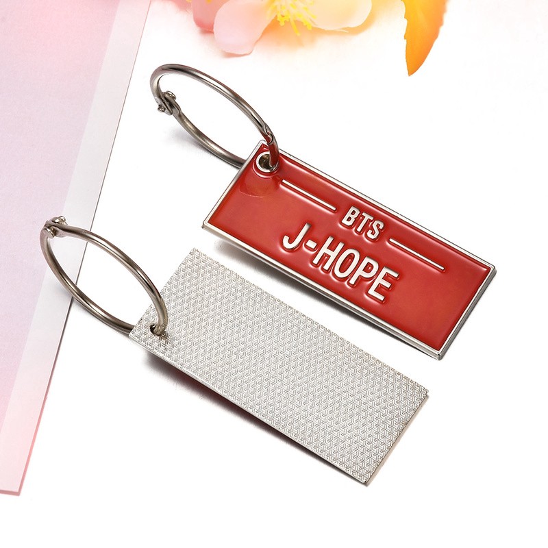 

KPOP CUTIE STORE 1Pcs Creative Kpop BTS Bangtan Boys Members Metal Name Tag Keyring Bag Pendant