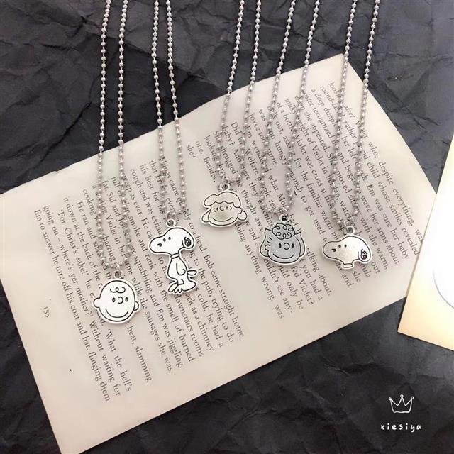 Kalung Leher Bulat Desain Snoopy Charlie Untuk Pria Dan Wanita