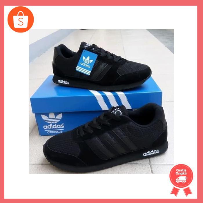 sepatu sekolah adidas