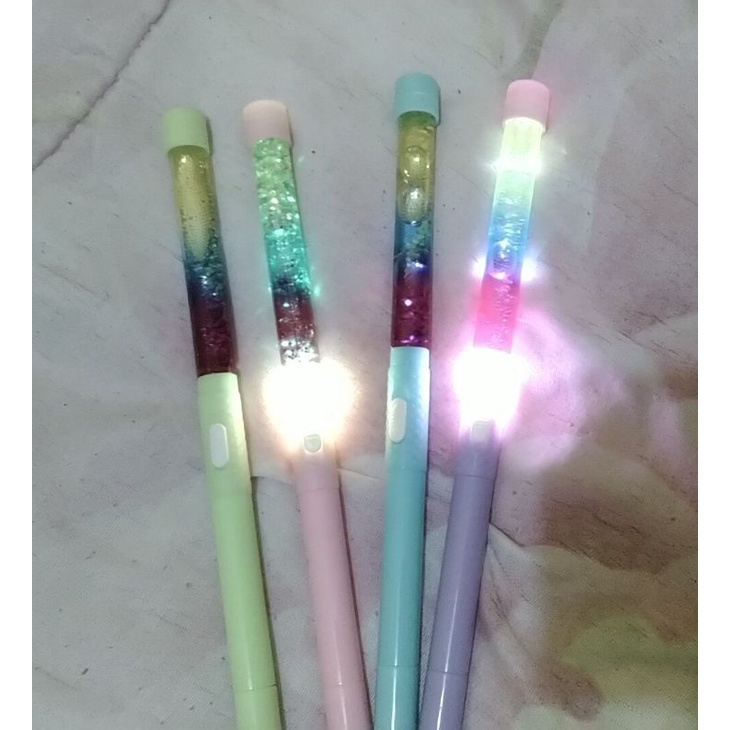 

Pen Karakter Seri Glitter Gel & Menyala