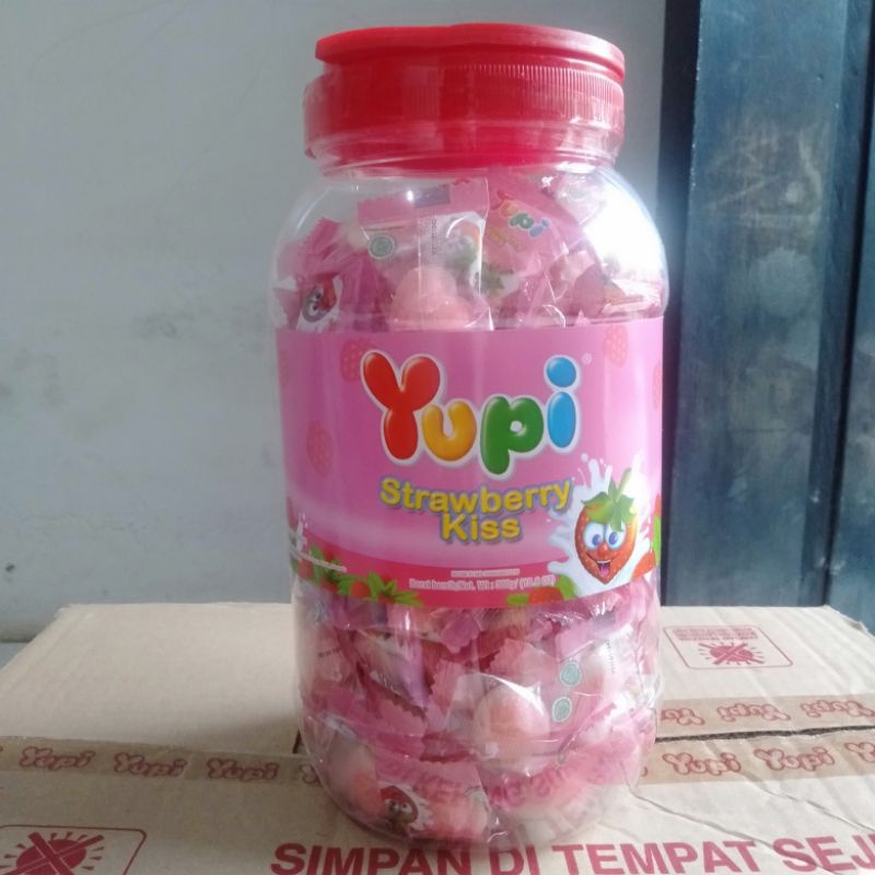 

YUPI KISS STRAWBERRY TOPLES 300 GR