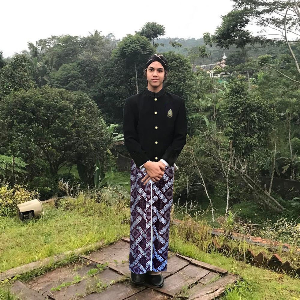 Setelan El Rumi Beskap Baju Adat Tradisional Jawa