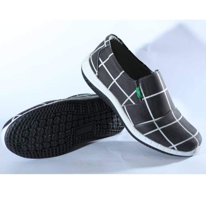 Sepatu Pria Slip On Kasual Sepatu Kerja Motif Garis Casual Import Sol Karet