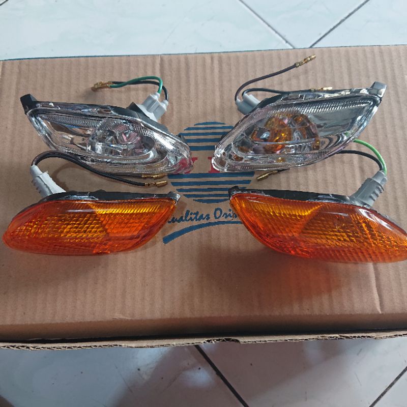 SEIN RETENG FRONT WINKER ASSY FIZ R VEGA R 1 SET dan mika sein