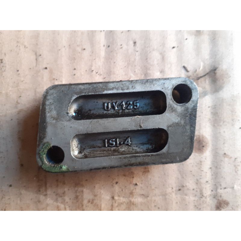 tutup cover dekat nomor mesin spin 125 code UY125