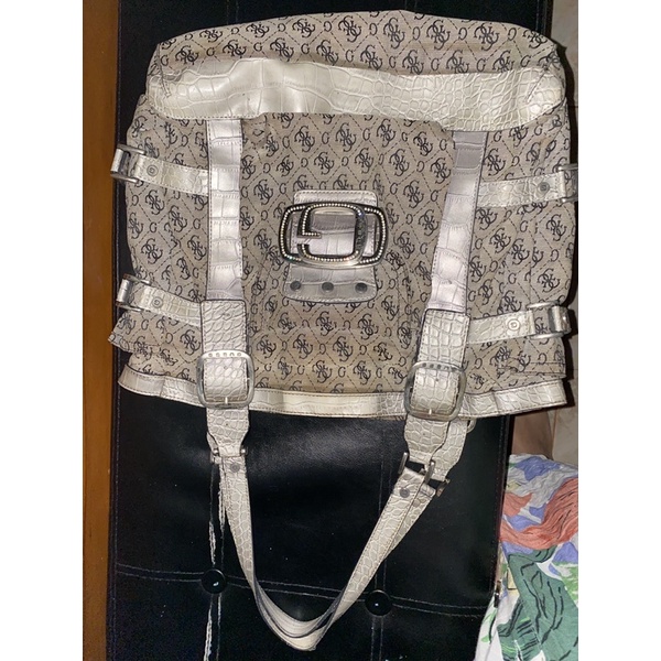 Preloved Tote Bag Guess Original Warna Abu abu Silver