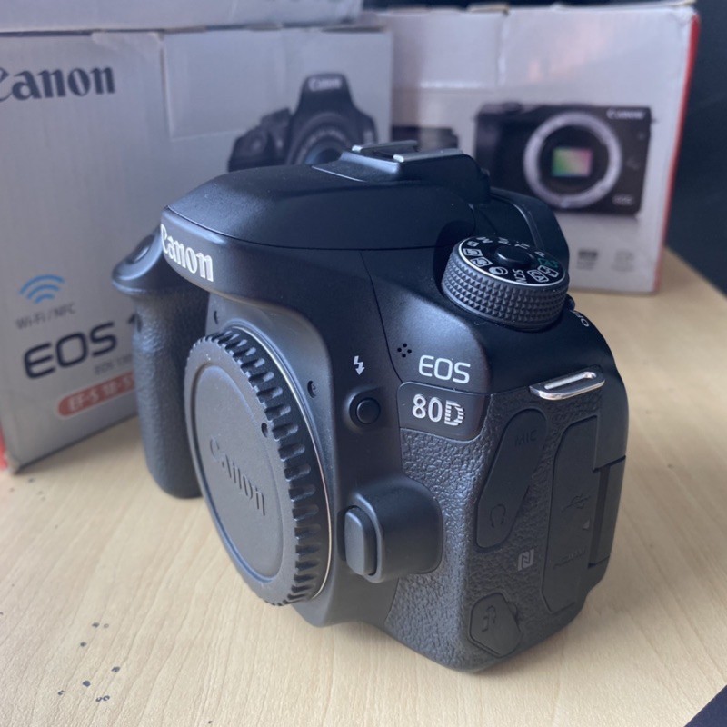 kamera dslr Canon eos 80D body only fullshet box - Kamera semi pro - kamera murah-1