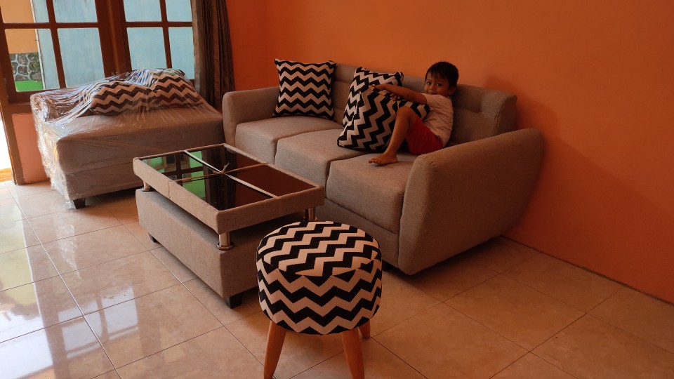 Sofa Selonjor Kancing