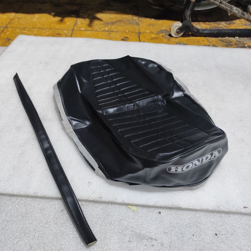 Cover sarung kulit jok sadel Honda C70 C 70 MK1 MK2 MK3 MK 1 2 3 timbul model Ori original