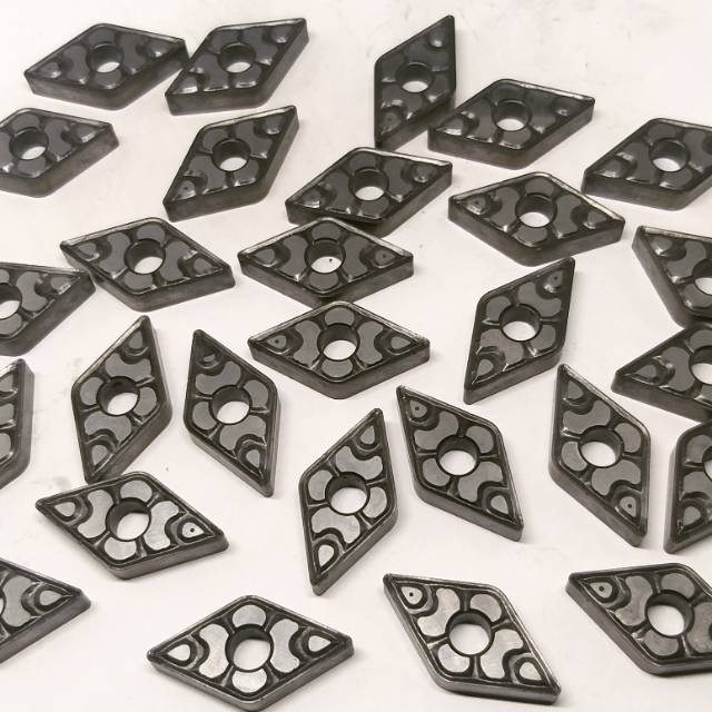 DNMG 1504 INSERT BUBUT DNMG15 CBN INSERT CARBIDE PAHAT BUBUT MDJNR