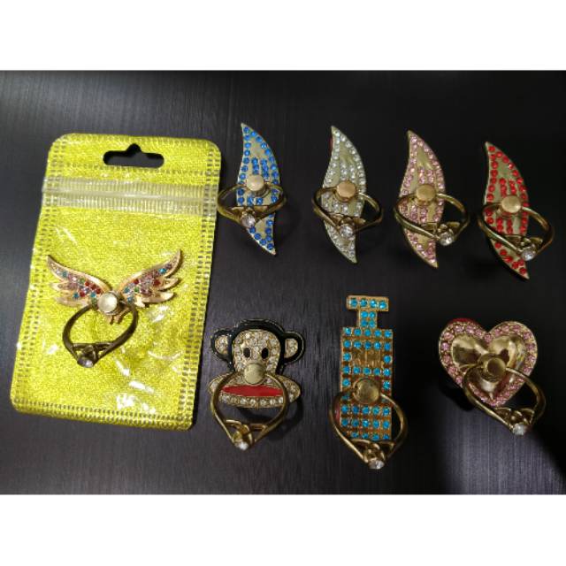 

IRING MANIK - MANIK KARAKTER LUCU