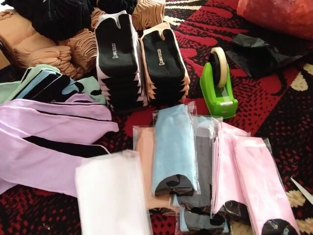 Kaos Kaki Jempol Wanita Muslimah Polos Tapak Hitam, Panjang, Tebal, Murah (Size L) Nylon Spandex