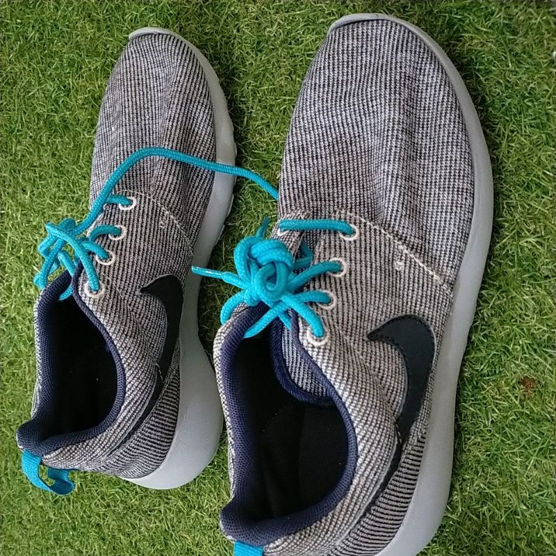 SEPATU NIKE PERLU LEM