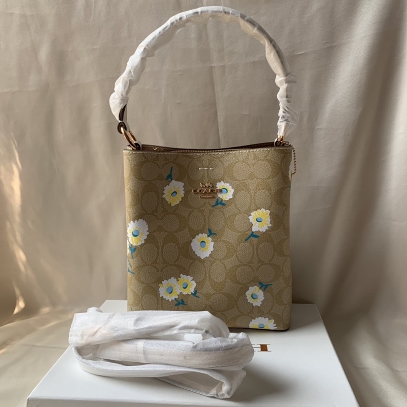 COACH BUCKET BAG SMALL TOWN IN SIGNATURE CANVAS FLOWER C3411