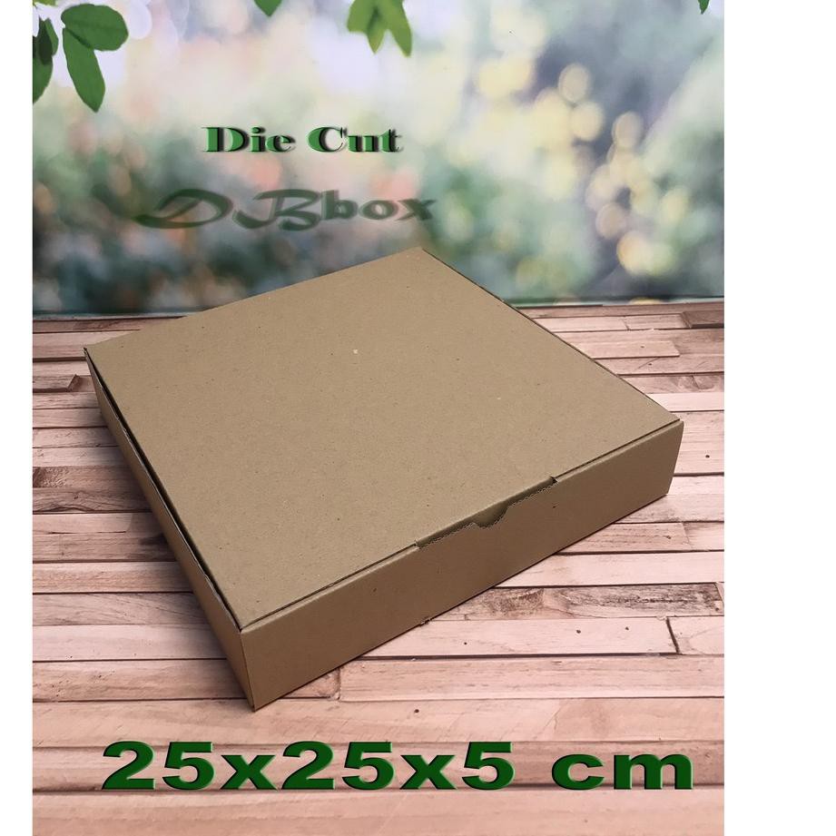 

On Sale ( 10 pcs ) Kardus uk. 25x25x5 cm...Die Cut untuk kotak Aksesoris dll, model box pizza Kuali