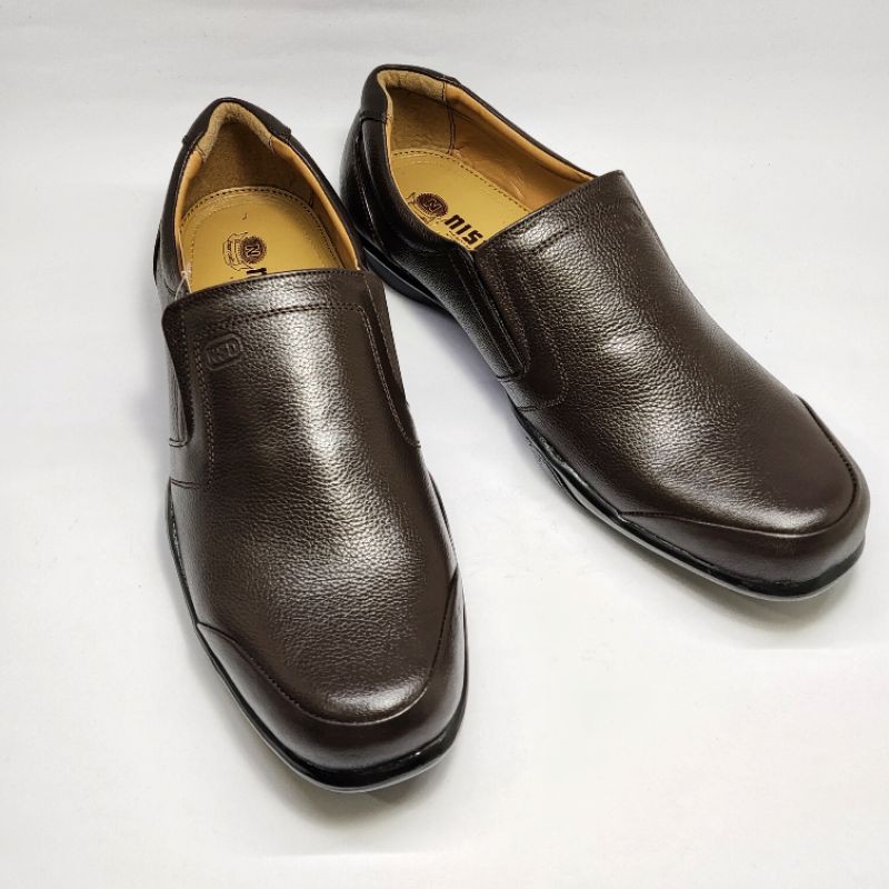 Sepatu kulit Nisuda  pantofel hitam pria sepatu formal pria