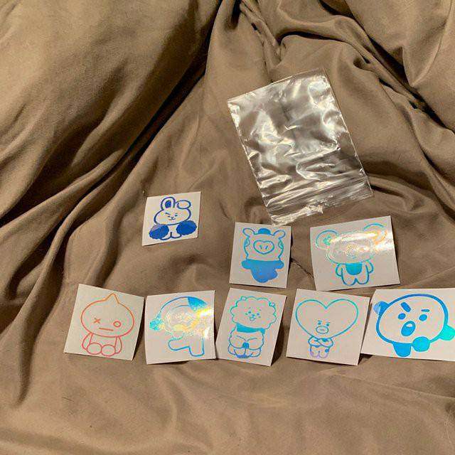CUTTING STIKER HOLOGRAM BT21 / STIKER GAMBAR HOLOGRAM BT 21