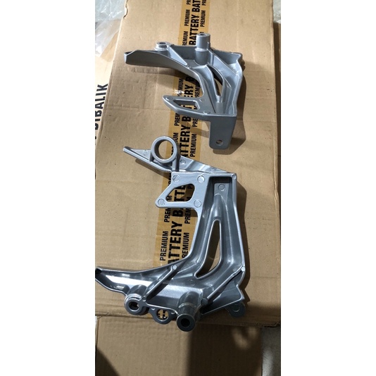 DUDUKAN FOOTSTEP BELAKANG YAMAHA JUPITER Z NEW ROBOT 2010 UP TEBAL