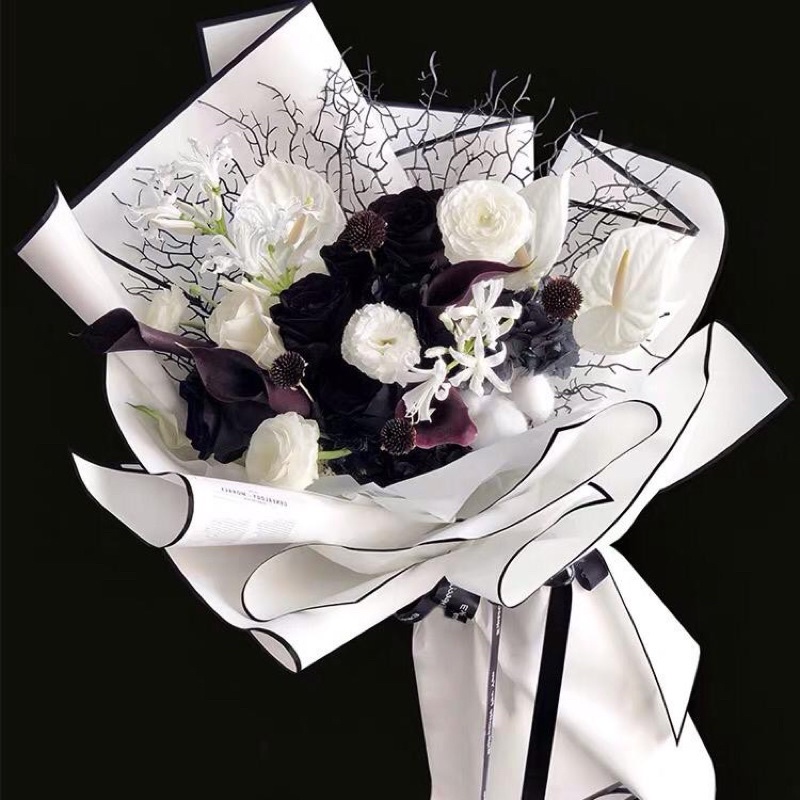 

FLOWER WRAPPING BLACK WHITE FRAME CELLOPHANE WATERPROOF KERTAS BUKET BUNGA (ECER)/ FLOWER WRAP