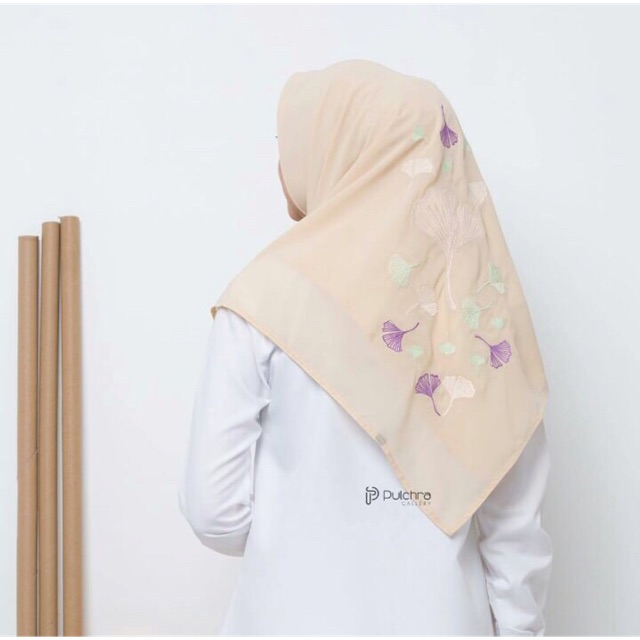 Embroidery scarf Pulchra Gallery