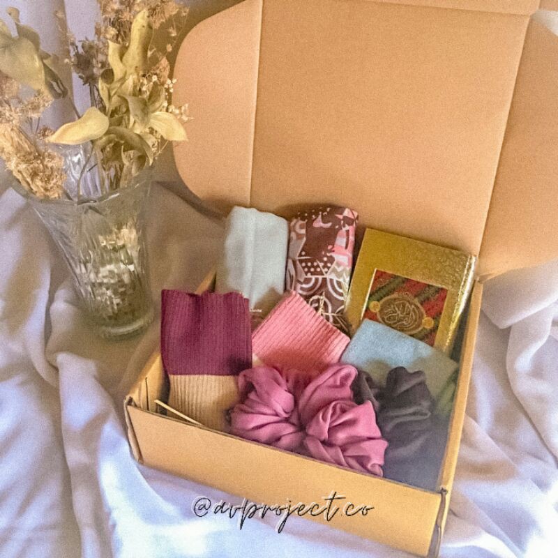 

MOSLEM GIFT BOX - PAKET D
