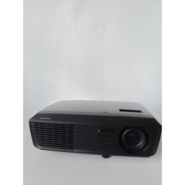 proyektor bekas Sanyo PDG-DSU30