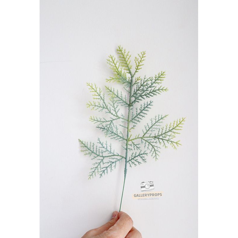 daun Cemara artificial